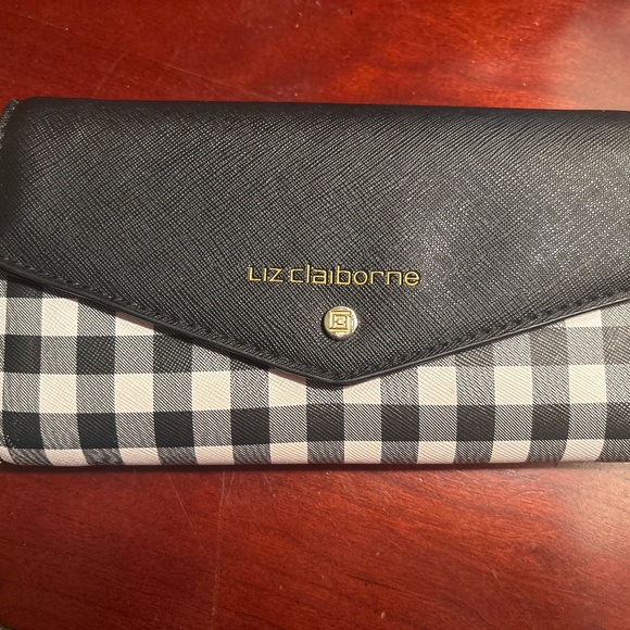 Liz Claiborne Wallet - Picture 1 of 4